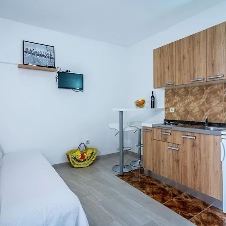 Vinko Apartment *