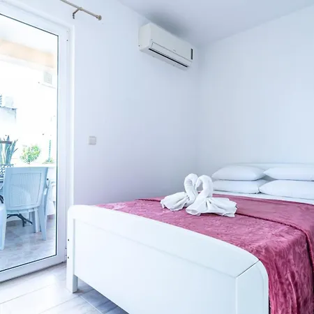 Vinko Apartment *