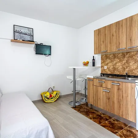 Vinko Apartment *